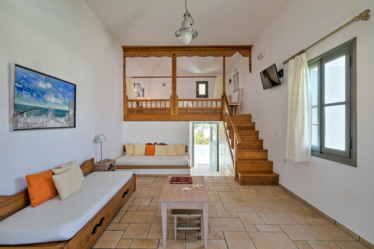 Dioni Hotel Skyros Exterior foto